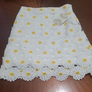 White & Yellow Daisy Lace Mini Skirt So  Cute